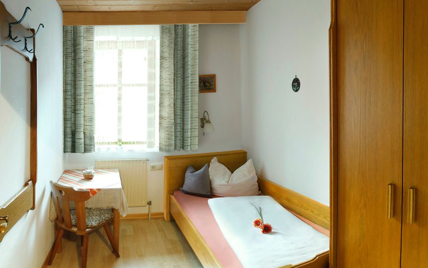 Einzelzimmer in der Ferienwohnung Nathalie Einzelzimmer in der Ferienwohnung Nathalie